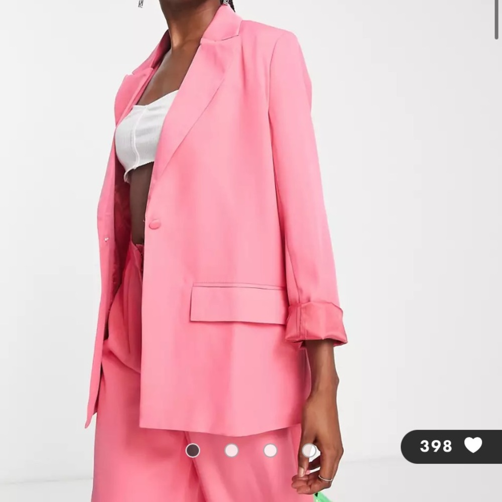 Oversized pink Barbie blazer